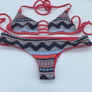 Cheeky reversible bikini size CS